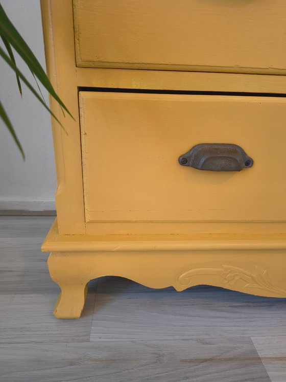 Image 1 of Commode vintage jaune ocre/jaune moutarde