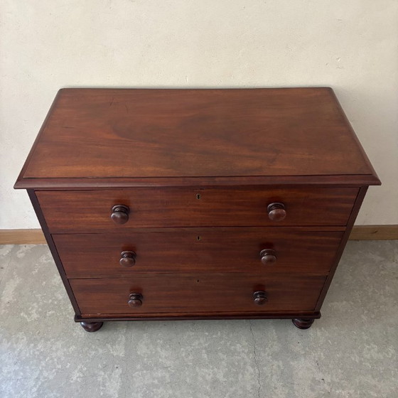 Image 1 of Commode anglaise en acajou