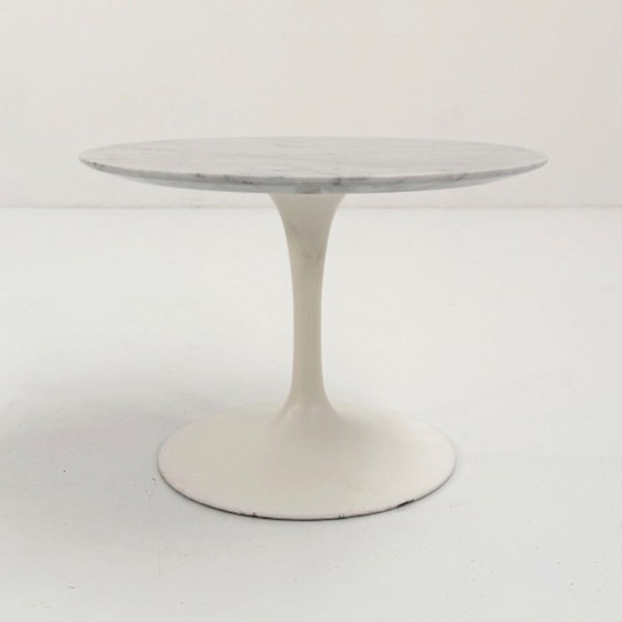 Image 1 of Table d'appoint basse tulipe en marbre, par Eero Saarinen pour Knoll, années 1970