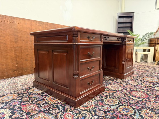 Escritorio clásico inglés Chesterfield Partnerdesk – Leather, Wood (photo 5 of 19)