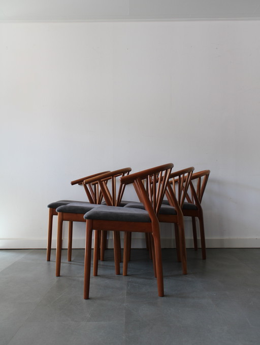 Vintage Danish Dining Chairs Designed By Andreas Hansen For J.L. Møller-Højbjerg Under Model 50