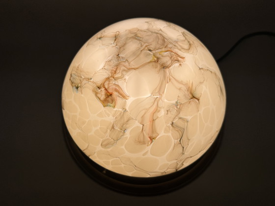 Image 1 of Vintage gemarmerde plafondlamp – elegantie in glas en messing