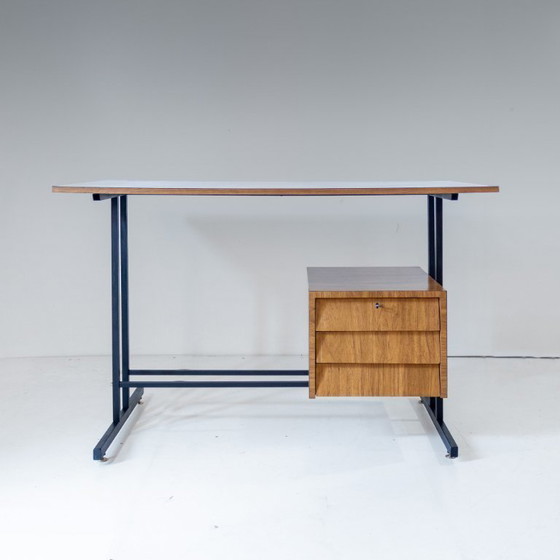 Image 1 of 1x Schrijftafel in mid-century modern stijl, messing en metaal, Italië jaren 1960