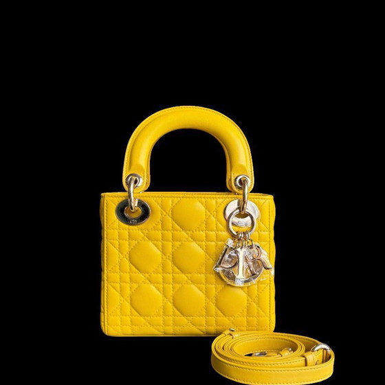 Image 1 of DIOR LADY MINI - CANNAGE LAMSLEER MET GEELGOUDEN BESLAG EN VERSTELBARE BAND