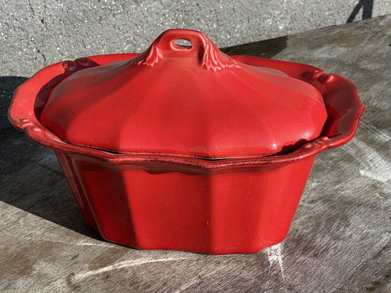 Image 1 of Grote rode keramische terrine jaren 50