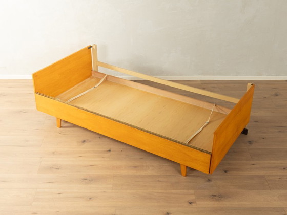 Image 1 of Opklapbed uit de jaren 60 in vintage stijl