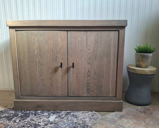 Image 1 of Buffet en chêne massif, armoire, neuf