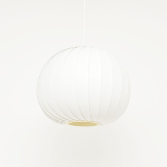 Image 1 of Lampada Menuett bianca di L. Schioler, Danimarca 1972