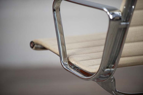 Image 1 of 1X Herman Miller Charles Ray Eames Ea116