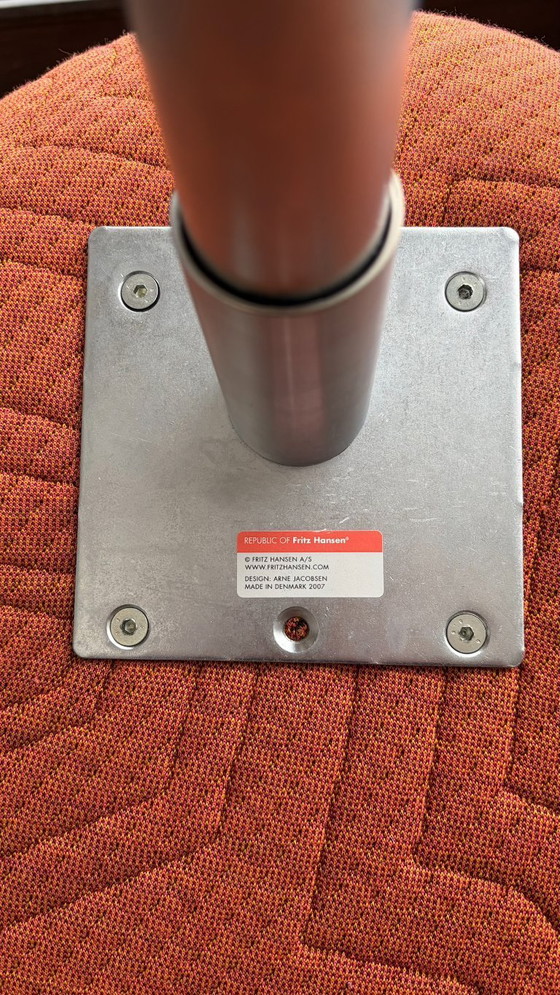 Image 1 of Fritz Hansen Schwanenstuhl