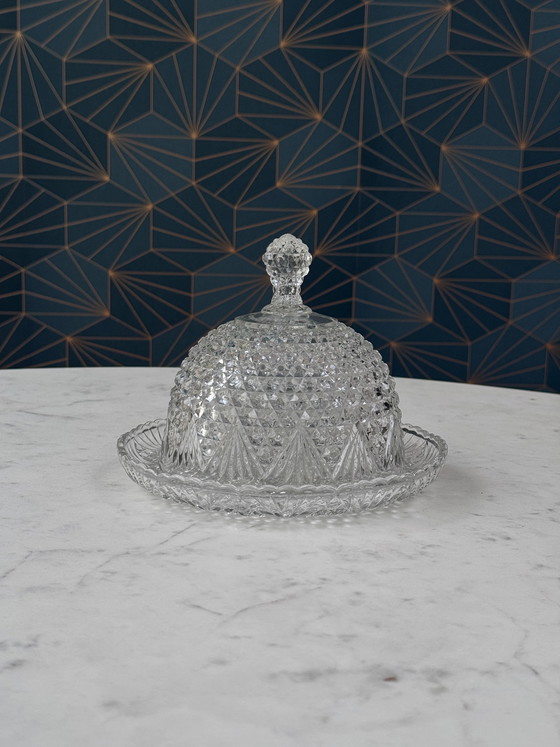 Image 1 of Campana para queso/mantequilla de vidrio prensado estilo Art Déco – Verreries de Scailmont, Bélgica, década de 1930