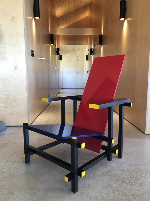 Cassina Rietveld 635 Red and Blue Design Chair