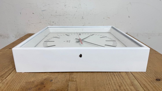 Image 1 of Reloj de pared cuadrado industrial blanco de Pragotron, años 70