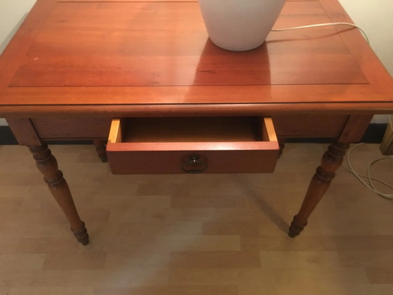 Schreibtisch mit Schublade aus Kirschholz – Beistelltische (photo 6 of 7)