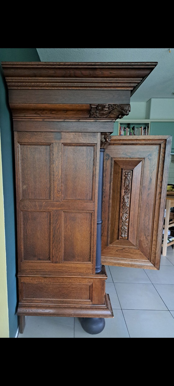 Image 1 of Armario de lujo con mucho espacio de almacenamiento