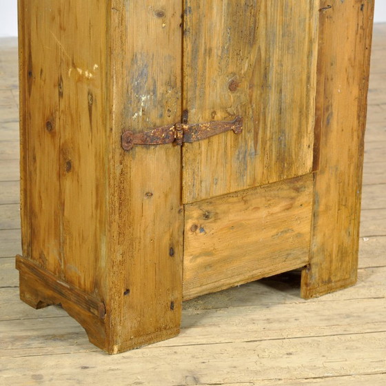 Rustikaler Kiefernschrank, um 1920 – Schränke, Iron, Wood (photo 7 of 11)