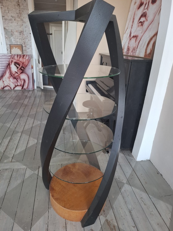 Wunderschöne offene Design-Vitrine – Theo Salet, Glass, Metal (photo 4 of 6)