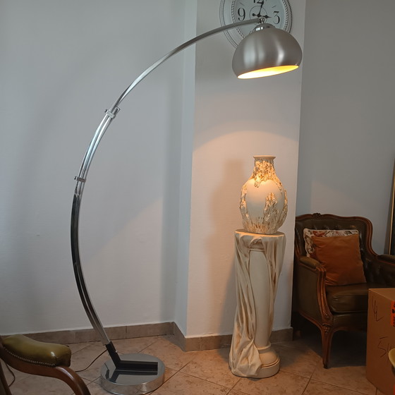 Image 1 of Lampadaire Arc Vintage Harvey Guzzini – Années 1970