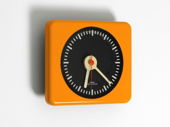 Image 1 of Prachtige originele Krups wandklok uit de jaren 70 in een typisch Space Age-design.