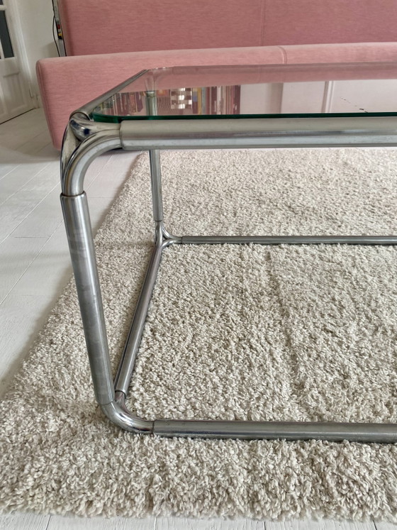 Image 1 of Table basse en métal chromé et verre 
