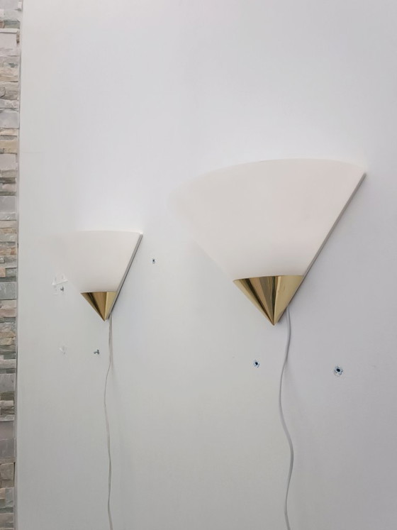 Image 1 of Een paar grote wandlampen model 3671 van Glashütte Limburg, jaren 70.