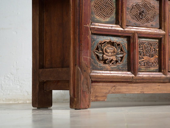 Antique low carved sideboard in elm wood – China, circa 1930 – Iron (photo 10 of 40)
