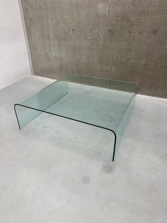 Image 1 of Table basse XXL vintage en verre « cascade » 120 x 120