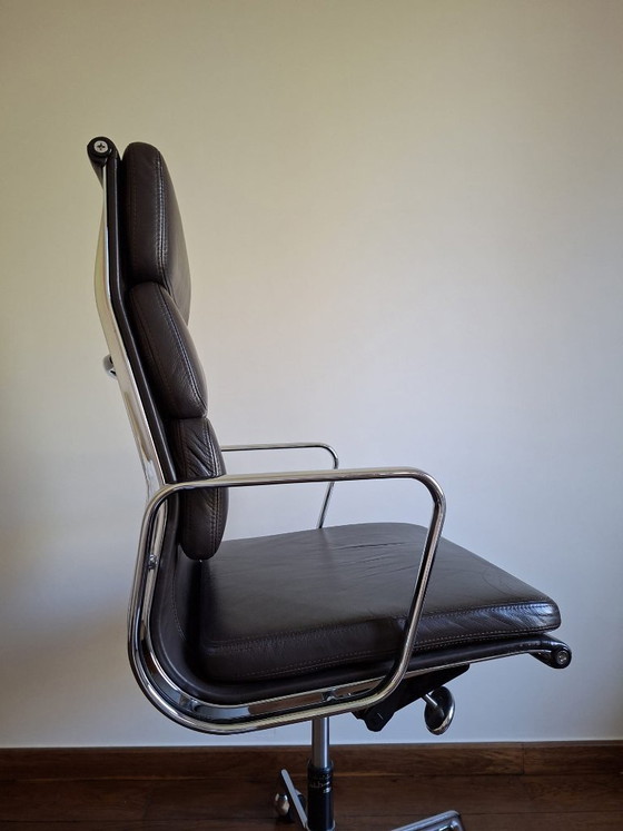 Image 1 of Poltrona Vitra Soft Pad EA 219 in pelle marrone castagna