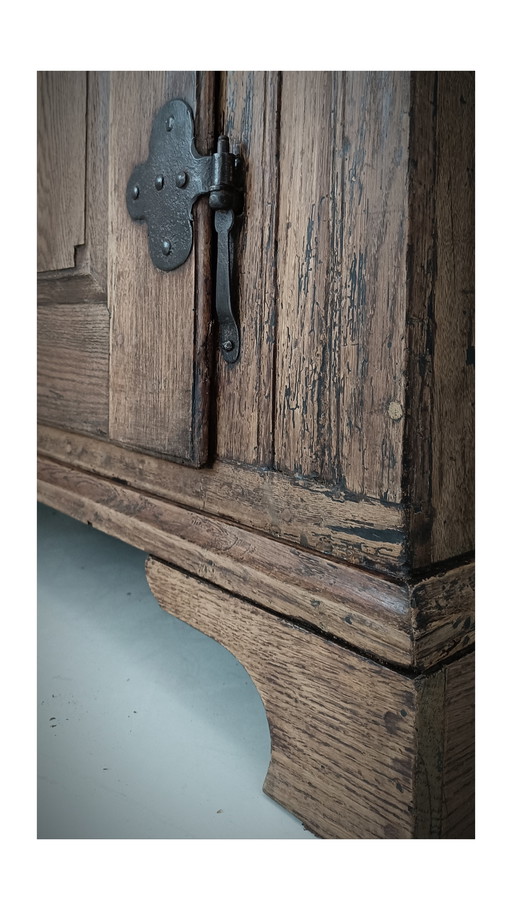 Mobiletto per il pane del XVIII secolo, in rovere massello