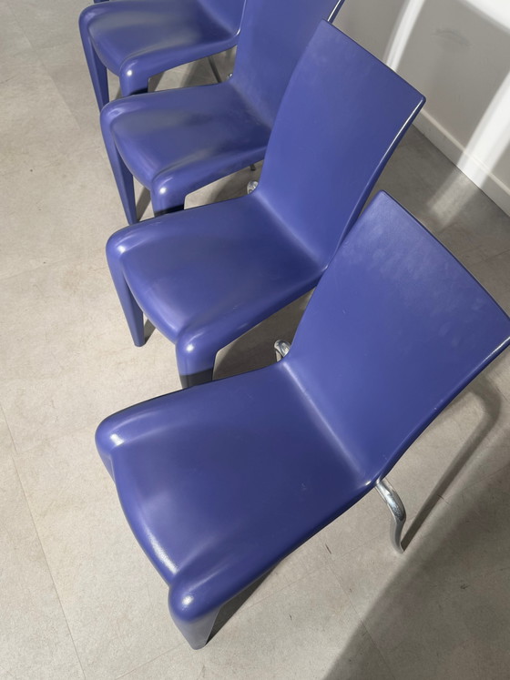 Juego de 6 sillas de comedor Luis XX de Philippe Starck para Vitra – Azul / Malva (photo 5 of 7)