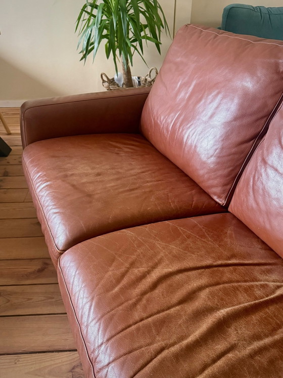 Modern-vintage cognac leren bank – Compact 2-zitter – 2 zitsbanken, Leer, Hout (photo 3 of 6)