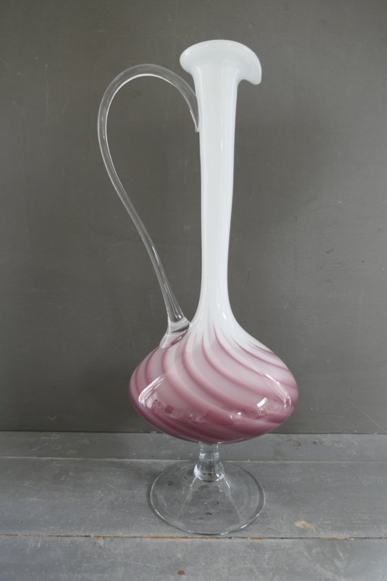 Image 1 of Vaso italiano vintage su piede bianco viola