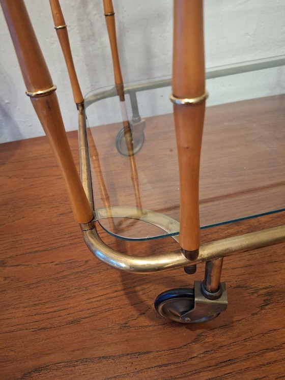 Image 1 of Cocktailtrolley/barwagen van imitatiebamboe, toegeschreven aan Maison Jansen, Frankrijk, jaren 1950-1960.