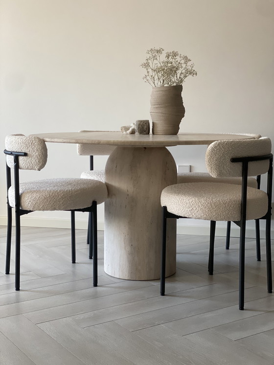 Image 1 of Table de salle à manger ronde en travertin 120