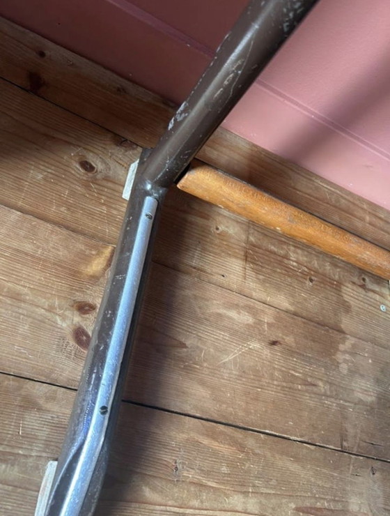 Image 1 of Vintage industriële schooltafel/leerlingentafel hout metaal