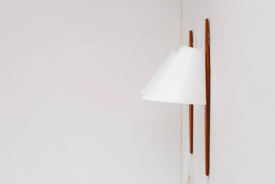 Mid-century moderne Zweedse wandlampen in teak van Uno & Östen Kristiansson voor Luxus, 1975, set van 2 (photo 4 of 21)