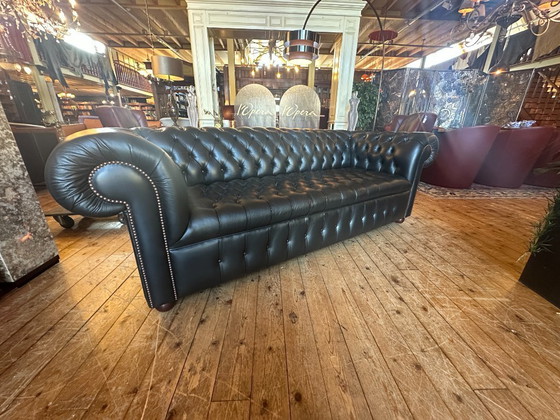 Image 1 of Canapé Chesterfield en cuir de vachette Wade