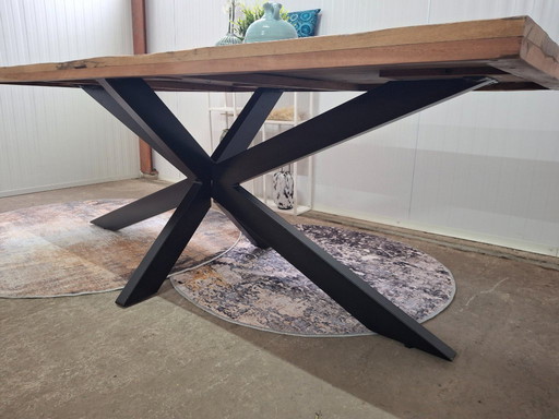 Robusto tavolo da pranzo in legno di fienile, 220x100cm con gambe in metallo