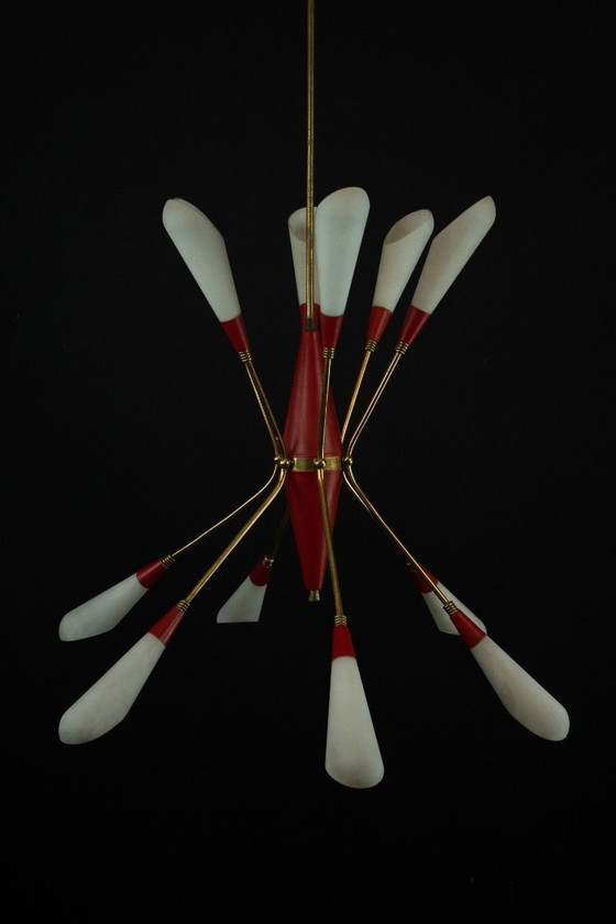 Image 1 of Araña de 12 luces de mediados de siglo a la manera de Stilnovo. Italia años 50
