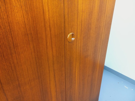 Image 1 of Armadio vintage in teak in stile scandinavo degli anni '60