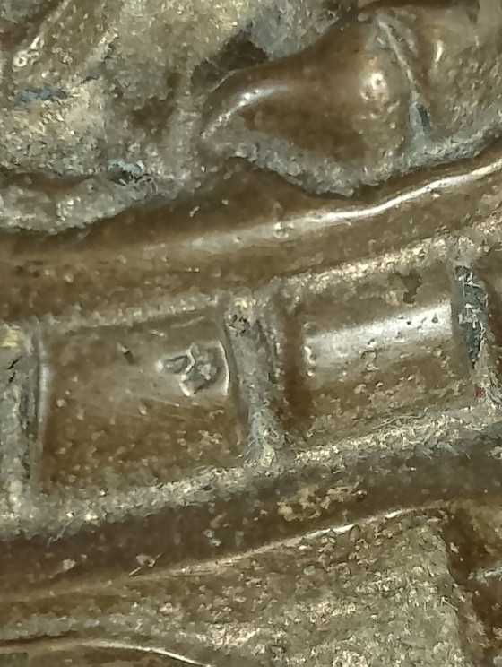 Image 1 of Rara coppia di candelabri in bronzo massiccio del XIX secolo con ninfe, segni di lima, marchio di fonderia, fusione in sabbia