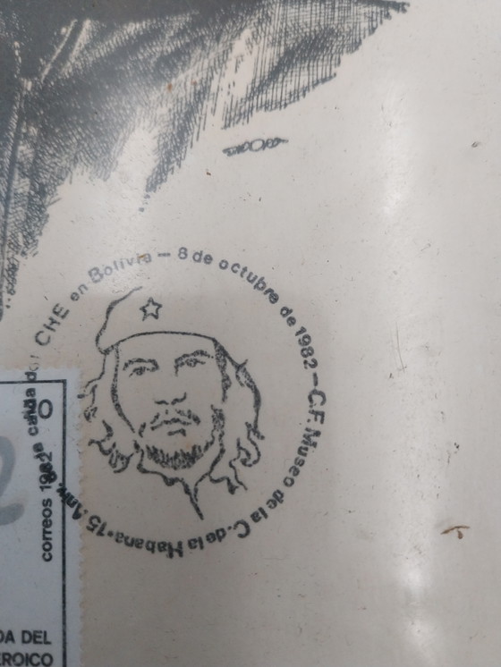 Image 1 of 1 immagine di Che Guevara con francobollo cubano e francobollo del 15° anniversario