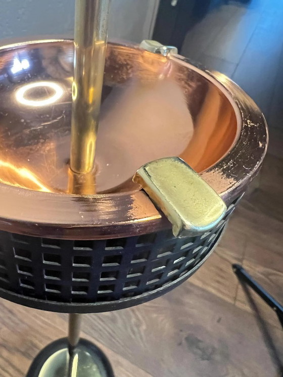 Image 1 of Posacenere Mid Century 1960 - Germania, in ottone e metallo. In nero, oro rosa e ottone patinato