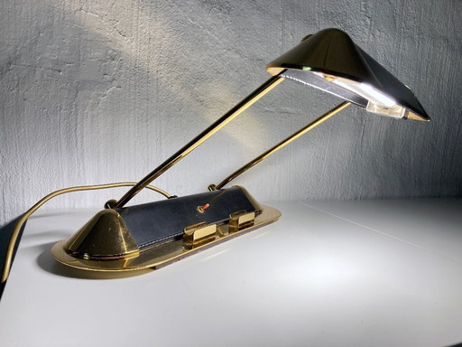 Lampada da tavolo design anni '80 in metallo placcato oro e pelle