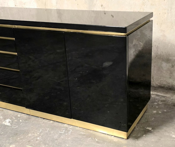 Jean-Claude Mahey per Maison Romeo Paris — Credenza in lacca nera e ottone, anni '70 – Credenze alte, Wood (photo 12 of 14)