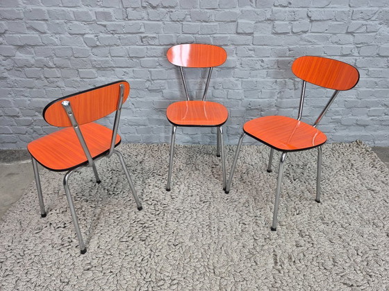 Image 1 of Set di 3 sedie da cucina di design vintage di Brabantia, in formica striata arancione, Paesi Bassi, anni '60