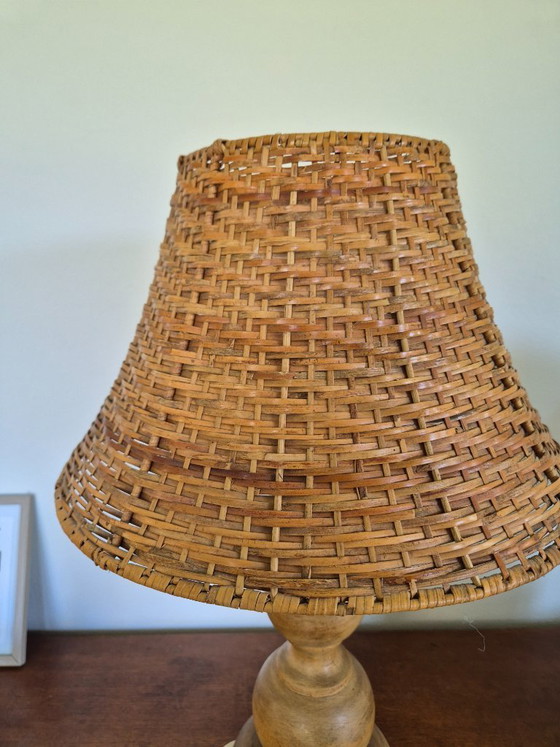 Image 1 of Lampe de table vintage en bois avec abat-jour en rotin, années 70