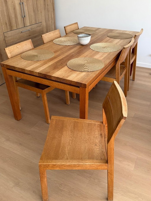 Table de salle à manger en chêne massif et 6 chaises