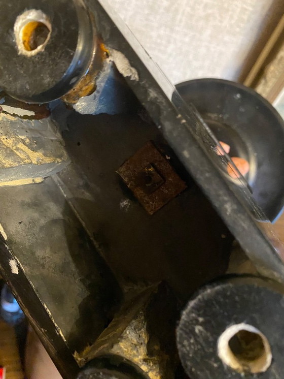 Image 1 of Dos cuencos de mármol de un juego de repisa de chimenea