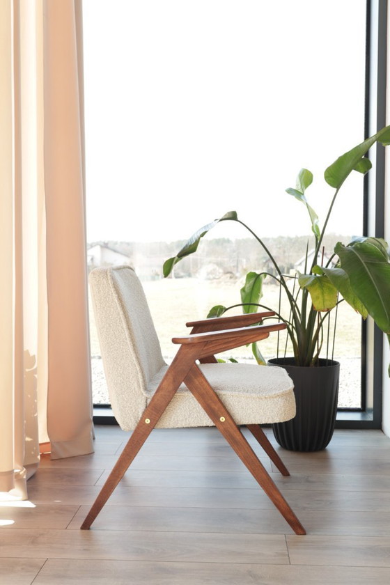 Image 1 of Poltrona moderna color avorio sporco con design riccioluto di Chierowsky